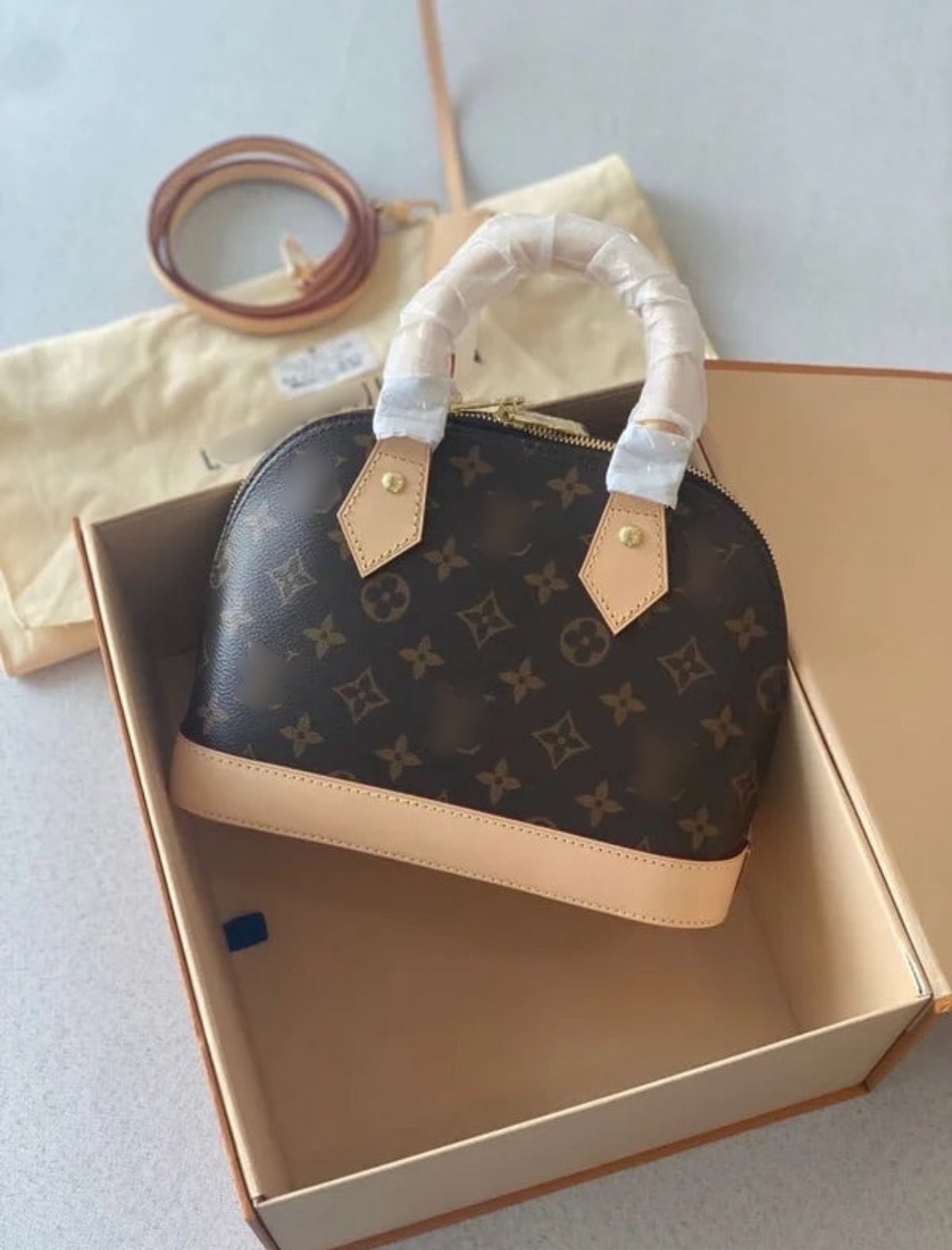 LV Alma Tasche