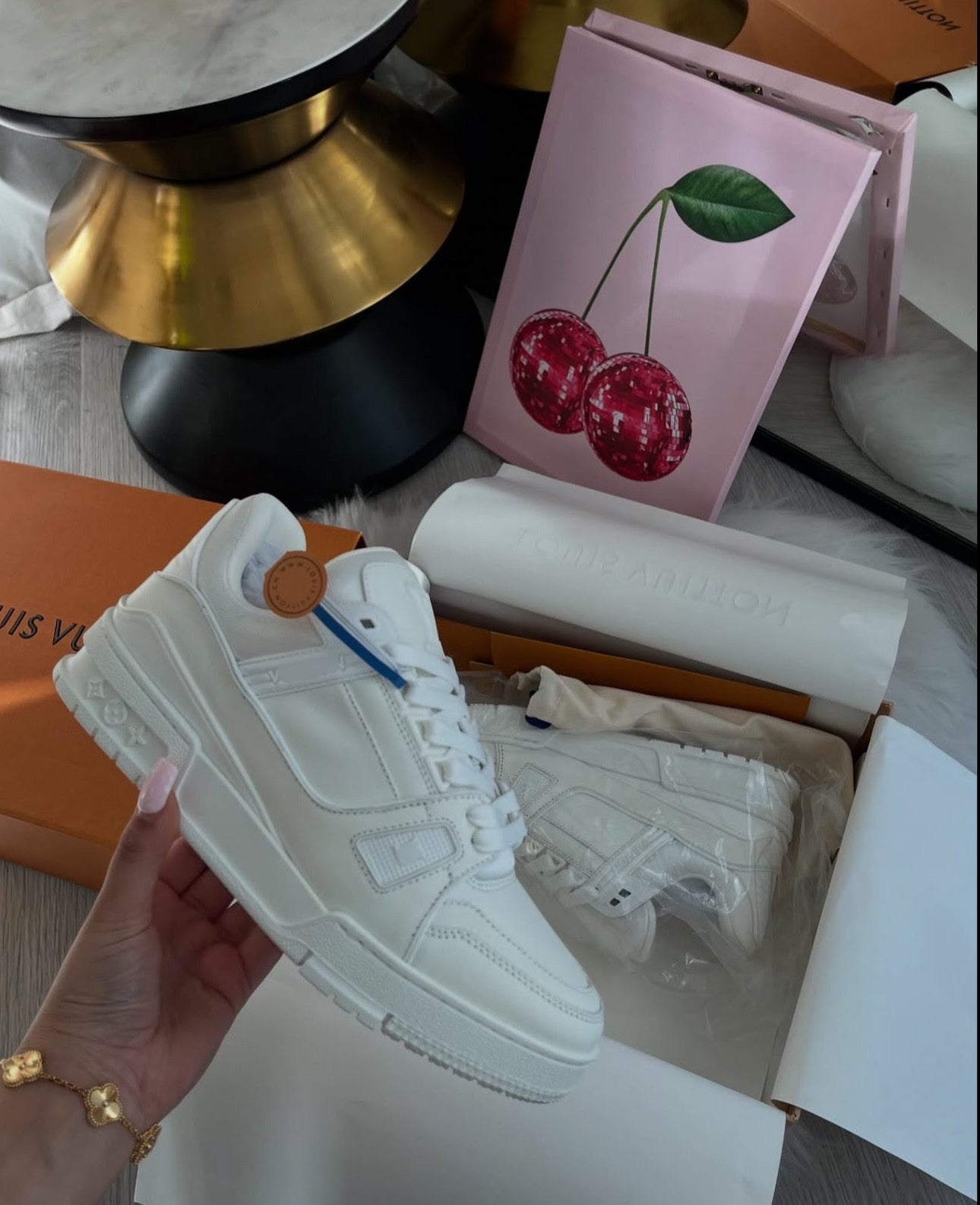 LV Sneakers white